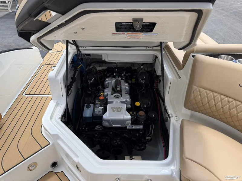 Slide: The Image of Sea Ray SLX 280 2027 - 22