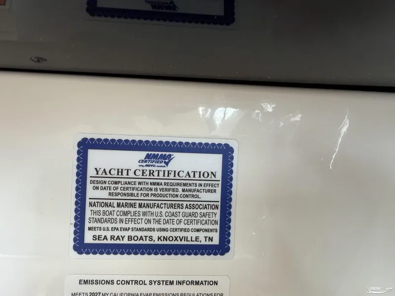Slide: The Image of Sea Ray SLX 280 2027 - 27