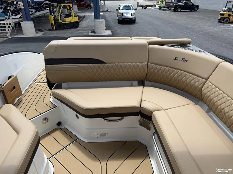 Slide: The Image of Sea Ray SLX 280 2027 - 8
