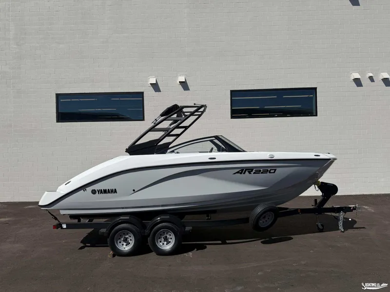 The Image of Yamaha AR220 2027 - 0