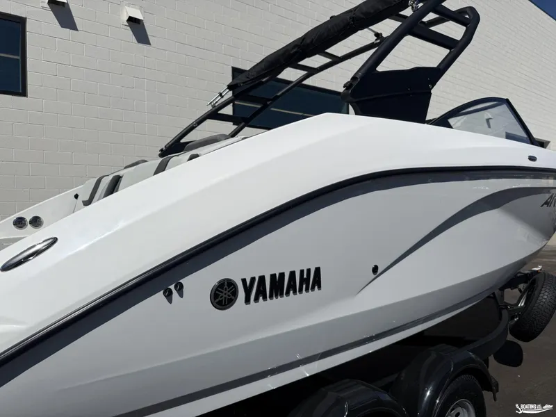 Slide: The Image of Yamaha AR220 2027 - 3