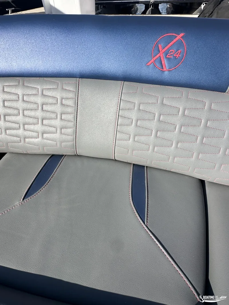 Slide: The Image of MasterCraft X24 2019 - 20