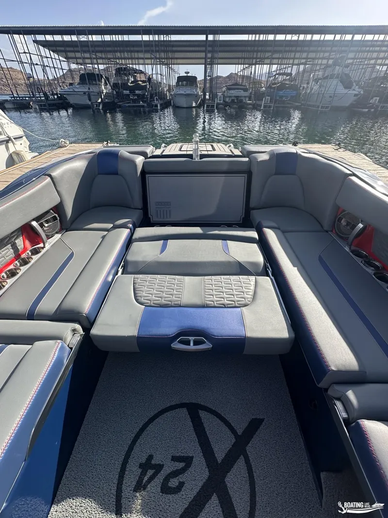 Slide: The Image of MasterCraft X24 2019 - 14