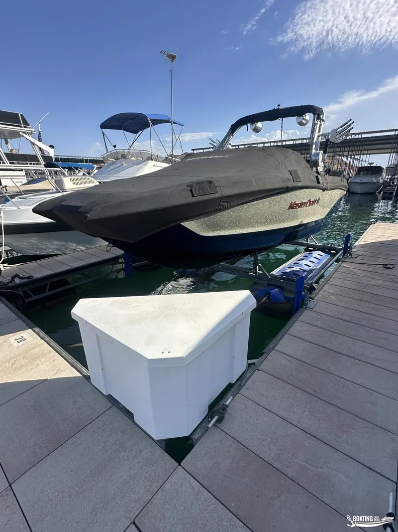 Slide: The Image of MasterCraft X24 2019 - 9