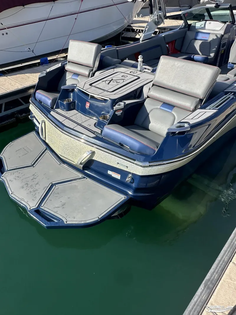 Slide: The Image of MasterCraft X24 2019 - 5