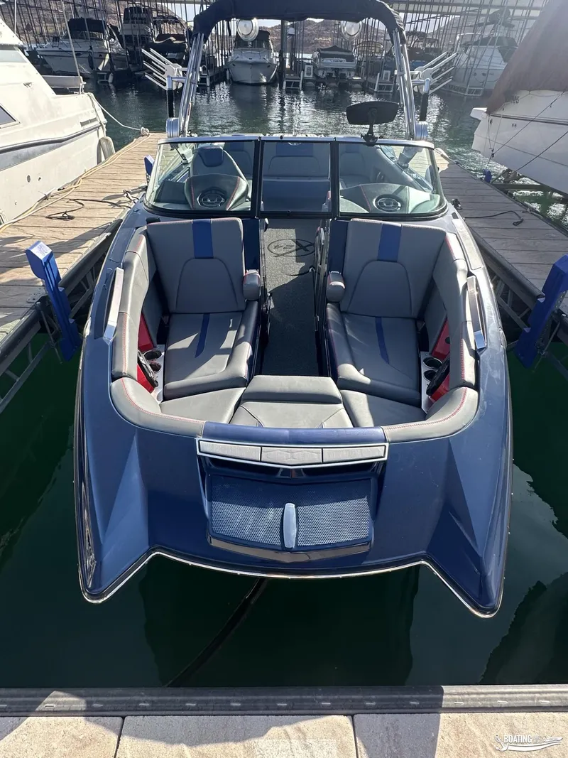 Slide: The Image of MasterCraft X24 2019 - 10