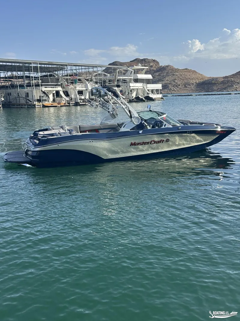 Slide: The Image of MasterCraft X24 2019 - 3