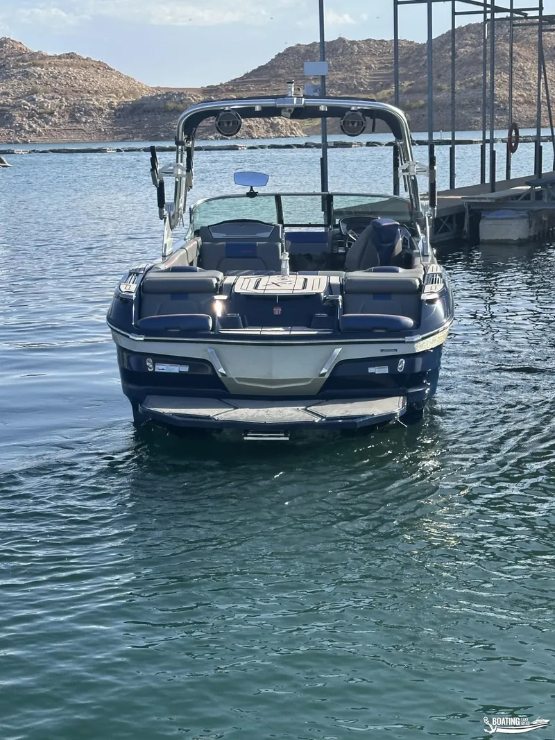 Slide: The Image of MasterCraft X24 2019 - 4