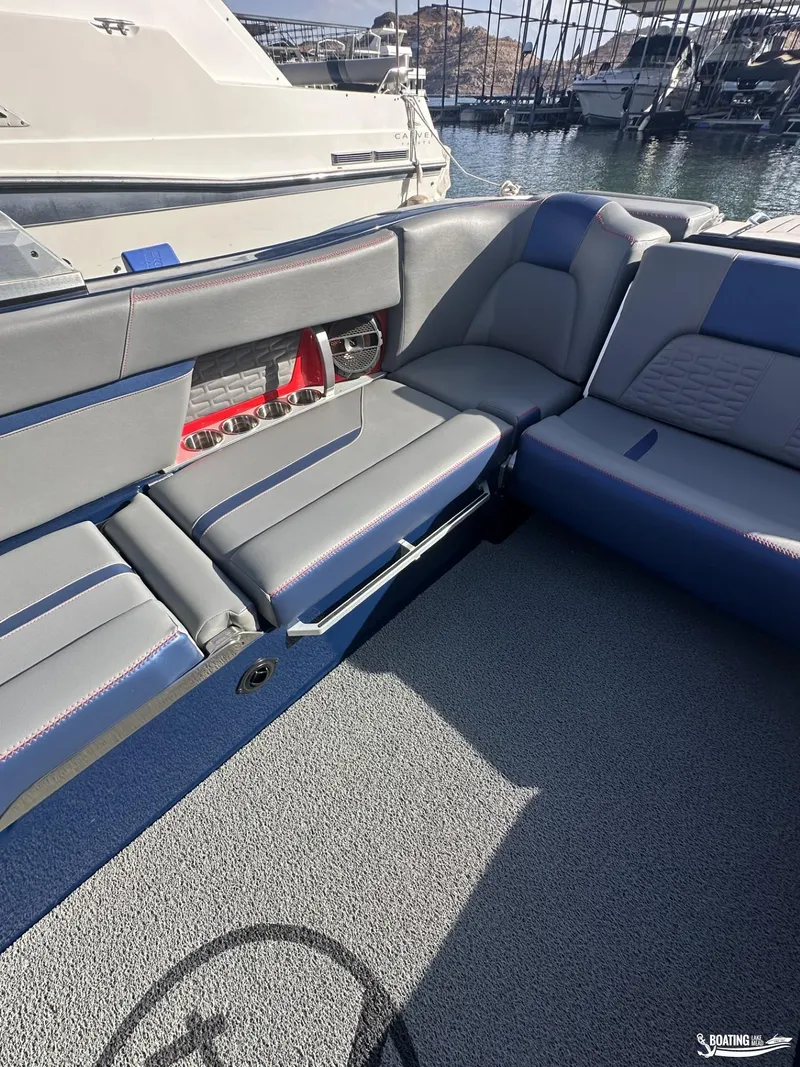 Slide: The Image of MasterCraft X24 2019 - 21