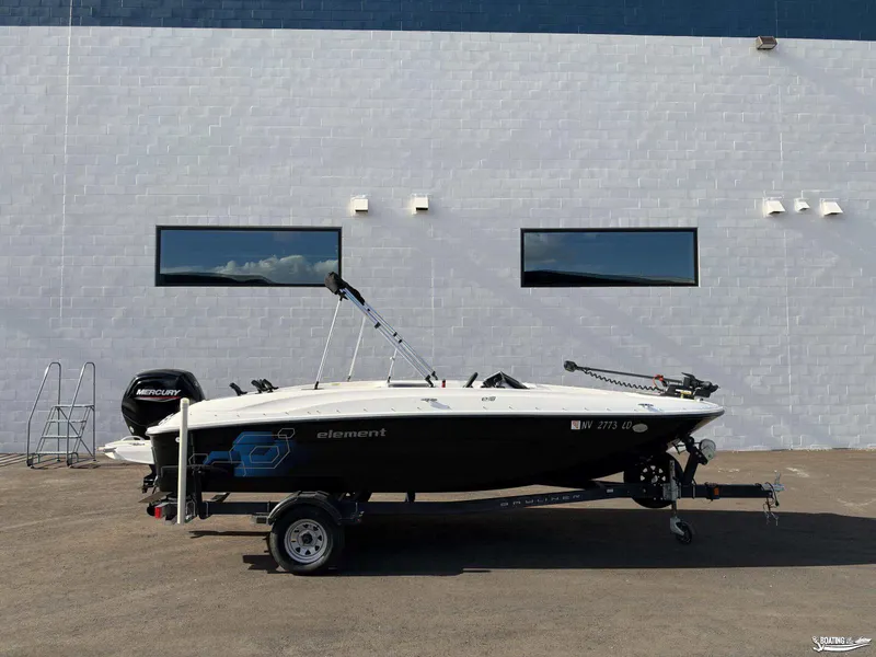 The Image of Bayliner E18 2021 - 0