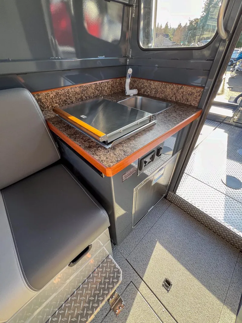 Slide: The Image of Hewescraft 250 Alaskan 2026 - 14