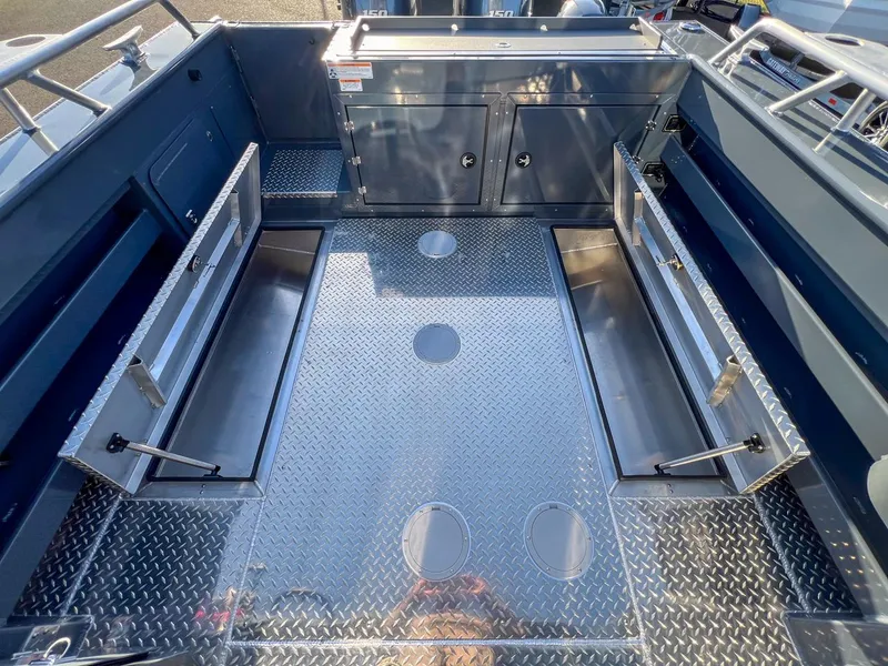 Slide: The Image of Hewescraft 250 Alaskan 2026 - 20