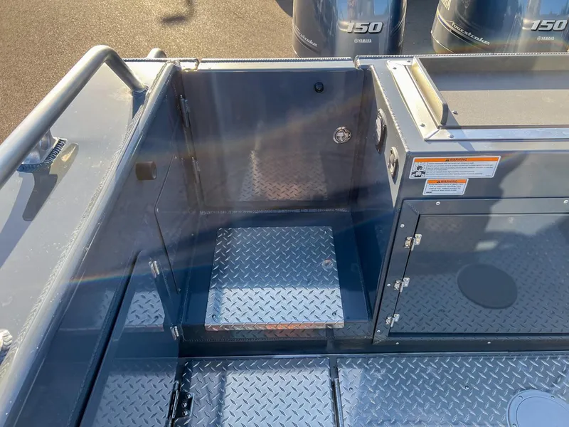 Slide: The Image of Hewescraft 250 Alaskan 2026 - 21