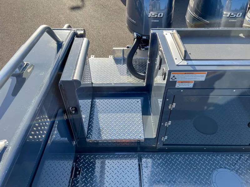 Slide: The Image of Hewescraft 250 Alaskan 2026 - 22