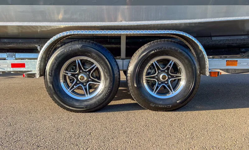 Slide: The Image of Hewescraft 250 Alaskan 2026 - 26