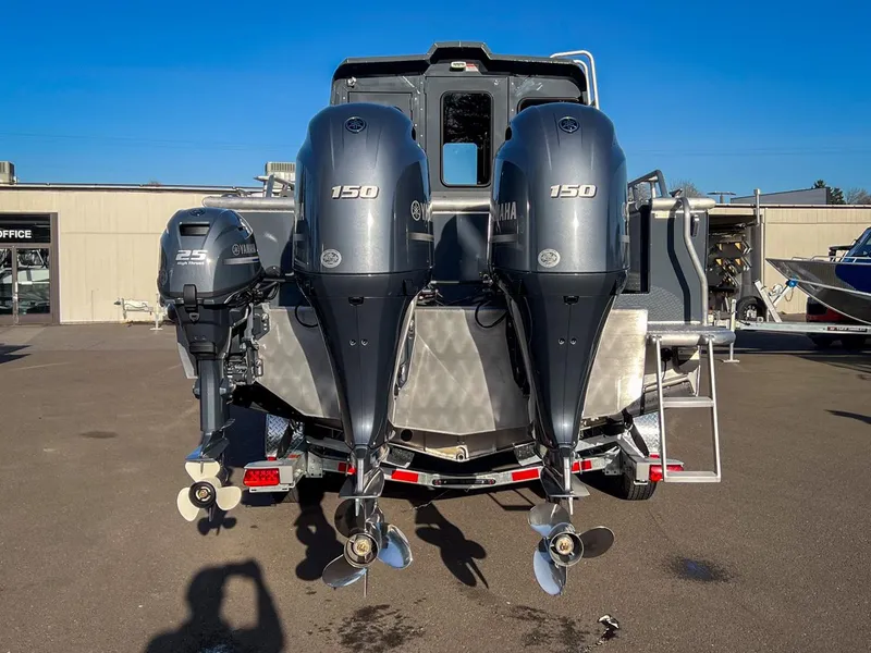 Slide: The Image of Hewescraft 250 Alaskan 2026 - 4