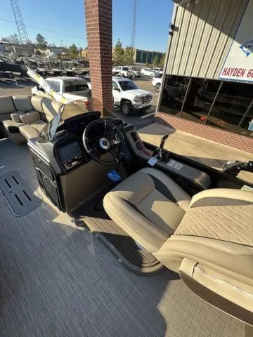 Slide: The Image of Veranda VP25RC 2024 - 16