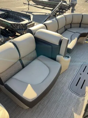 Slide: The Image of Veranda VP25RC 2024 - 17