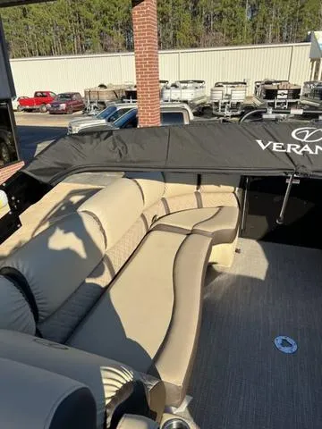 Slide: The Image of Veranda VP25RC 2024 - 18