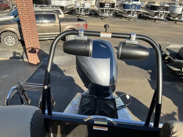 Slide: The Image of Veranda VP25RC 2024 - 24