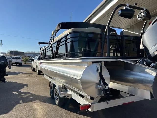 Slide: The Image of Veranda VP25RC 2024 - 9