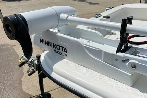 Slide: The Image of Minn Kota Maxxum motor on a 2024 Mako Pro Skiff 15 CC boat. - 4