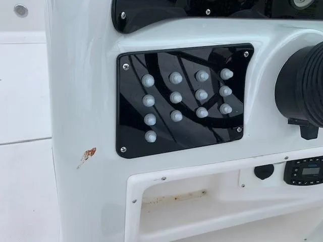 Slide: The Image of Control panel, 2004 Hurricane 187SD boat. - 18