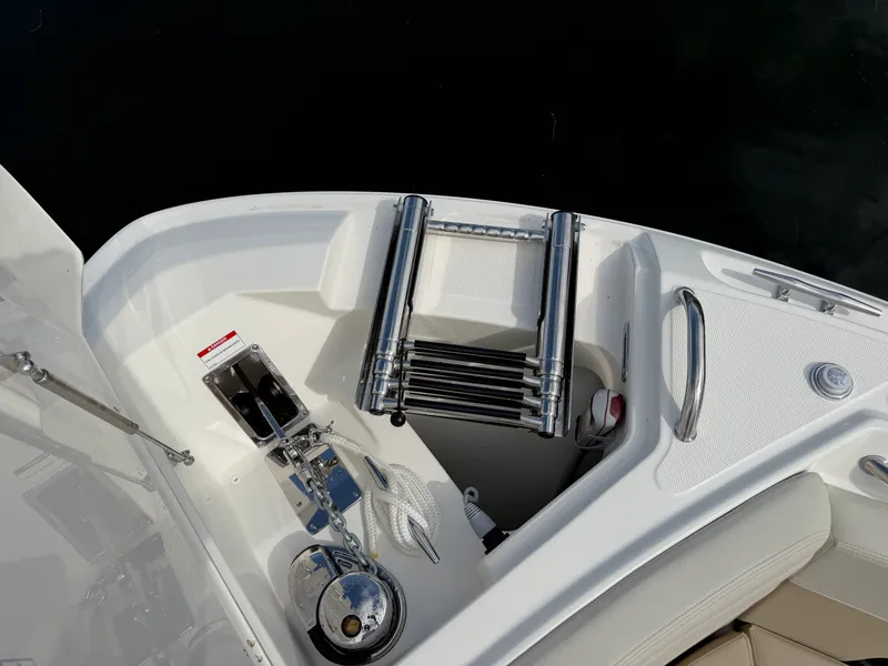 Slide: The Image of Boston Whaler 280 Vantage 2027 - 29