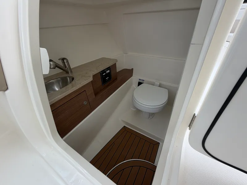 Slide: The Image of Boston Whaler 280 Vantage 2027 - 21