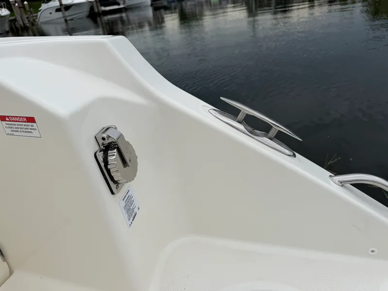 Slide: The Image of Boston Whaler 280 Vantage 2027 - 47