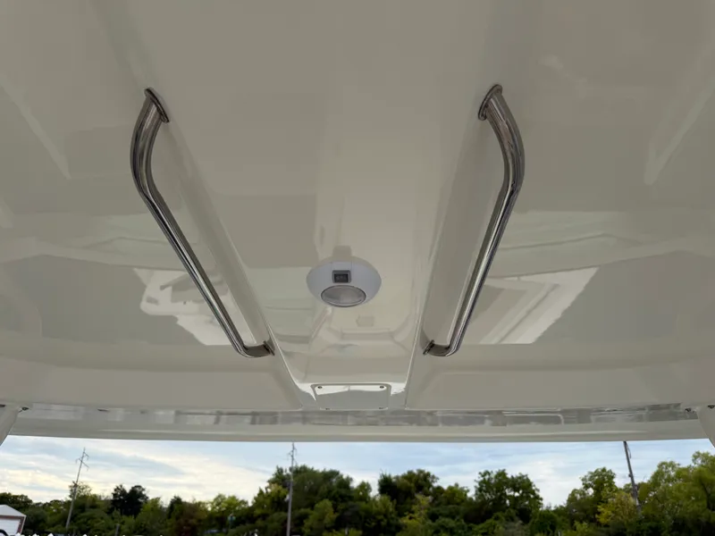 Slide: The Image of Boston Whaler 280 Vantage 2027 - 41
