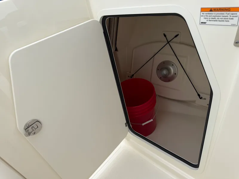 Slide: The Image of Boston Whaler 280 Vantage 2027 - 50