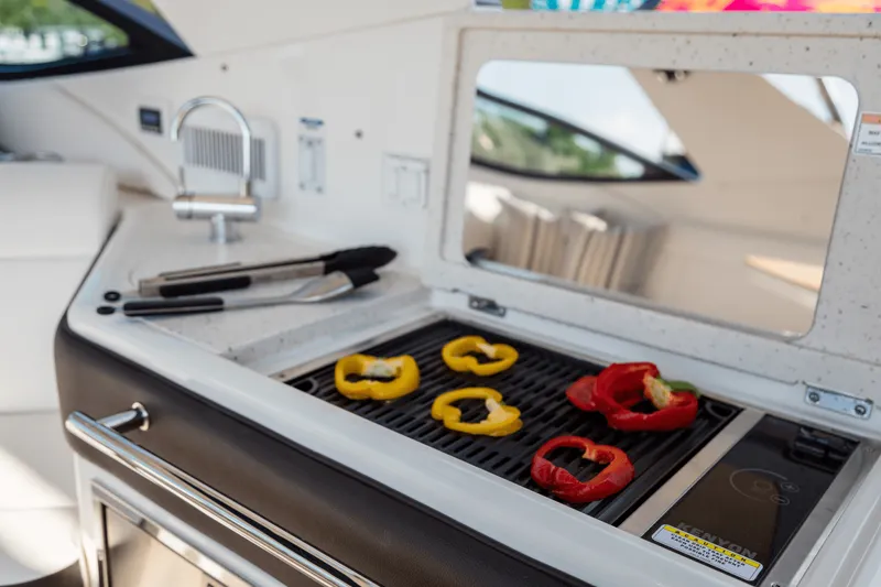 Slide: The Image of Sea Ray Sundancer 320 Outboard 2027 - 18