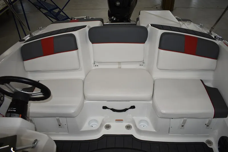 Slide: The Image of Tahoe® T16 2024 - 25