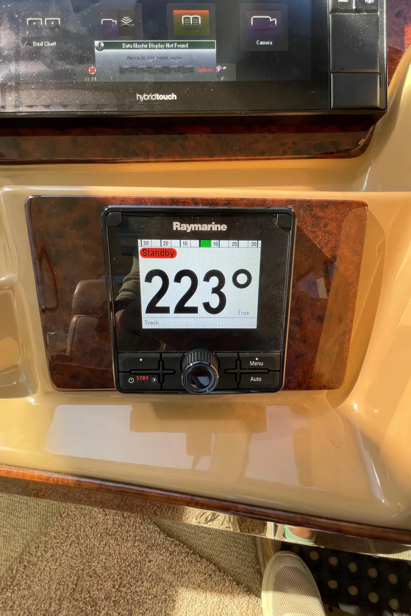 Slide: The Image of Raymarine navigation system on 2001 Carver 506 Motor Yacht displaying 223 degrees. - 17