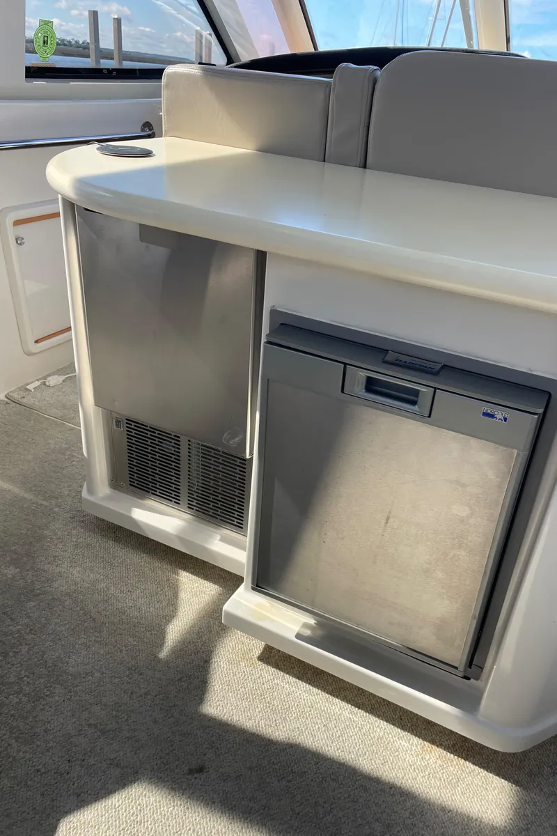 Slide: The Image of Interior of 2001 Carver 506 Motor Yacht with built-in appliances. - 21