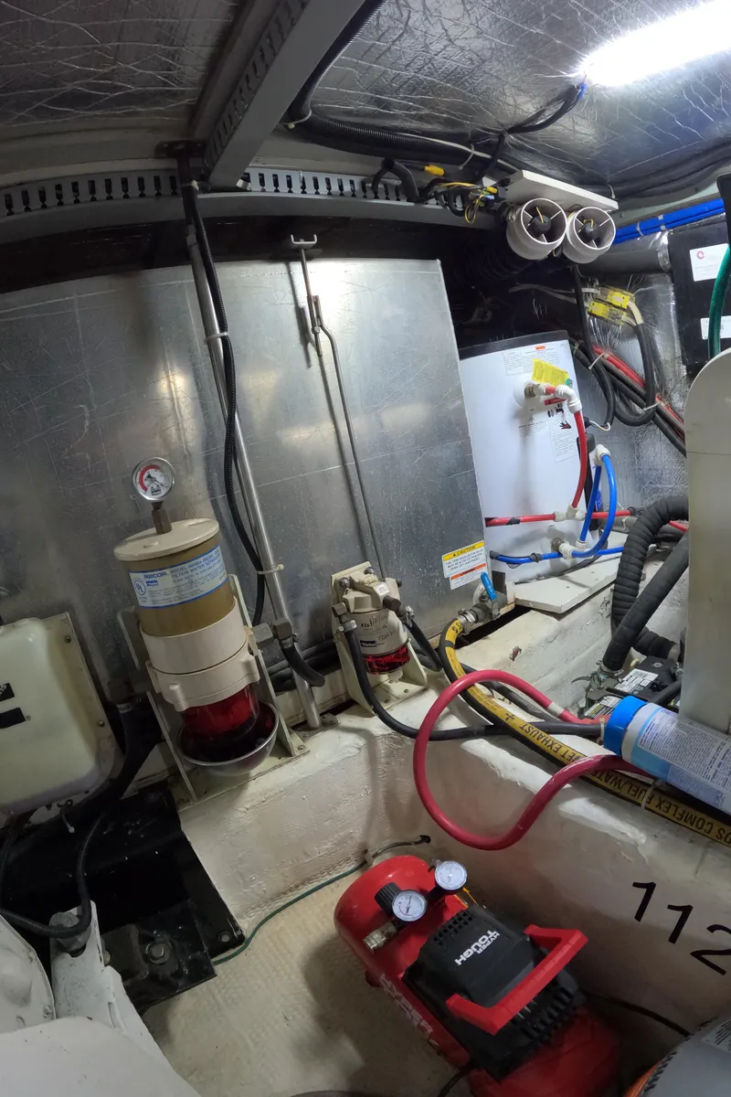 Slide: The Image of Carver Yachts 506 Motor Yacht 2001 - 68