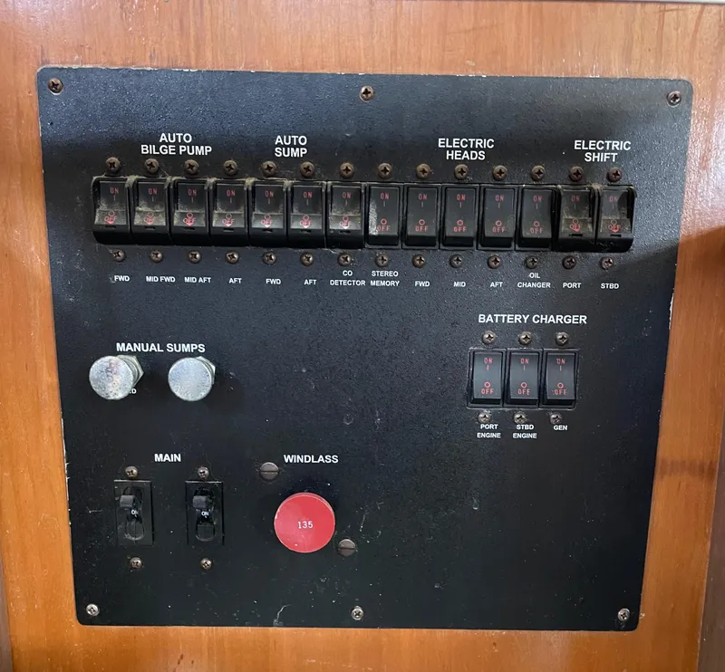 Slide: The Image of Carver Yachts 506 Motor Yacht 2001 - 71