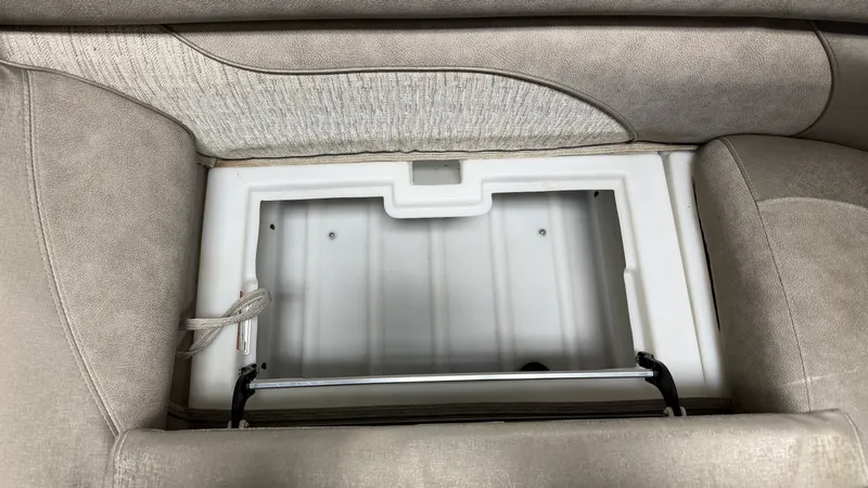 Slide: The Image of Premier 230 SUNSATION 2019 - 57