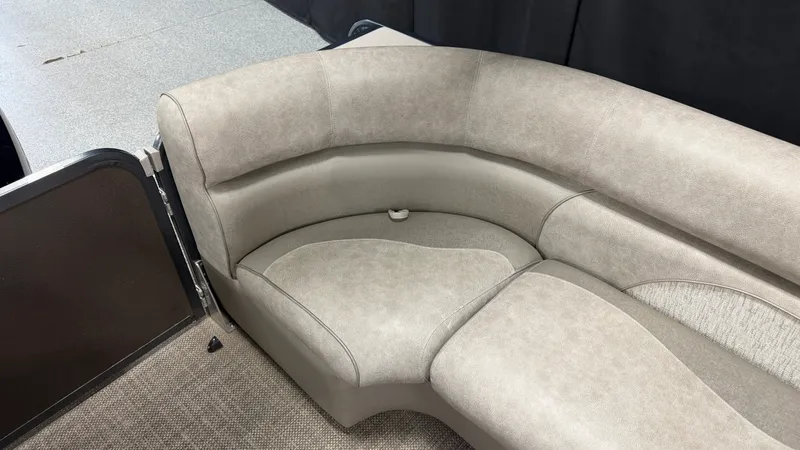 Slide: The Image of Premier 230 SUNSATION 2019 - 68