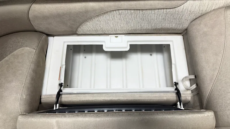 Slide: The Image of Premier 230 SUNSATION 2019 - 66