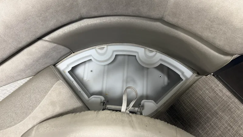 Slide: The Image of Premier 230 SUNSATION 2019 - 61