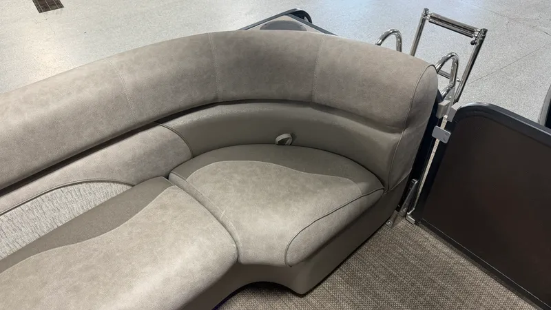 Slide: The Image of Premier 230 SUNSATION 2019 - 59