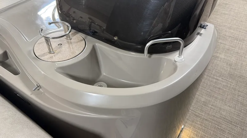 Slide: The Image of Premier 230 SUNSATION 2019 - 40