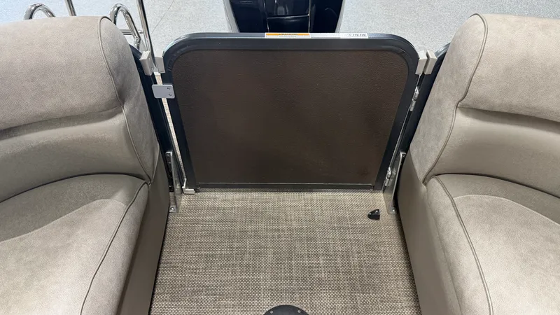 Slide: The Image of Premier 230 SUNSATION 2019 - 71