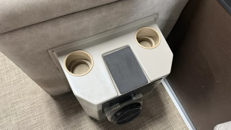 Slide: The Image of Premier 230 SUNSATION 2019 - 33
