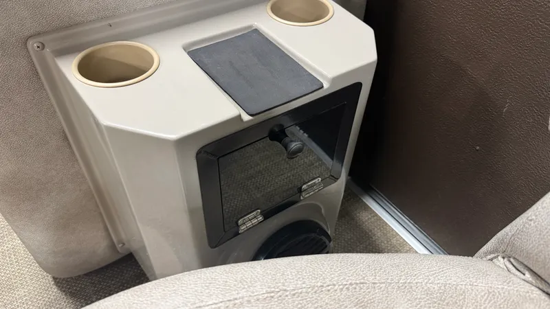 Slide: The Image of Premier 230 SUNSATION 2019 - 34