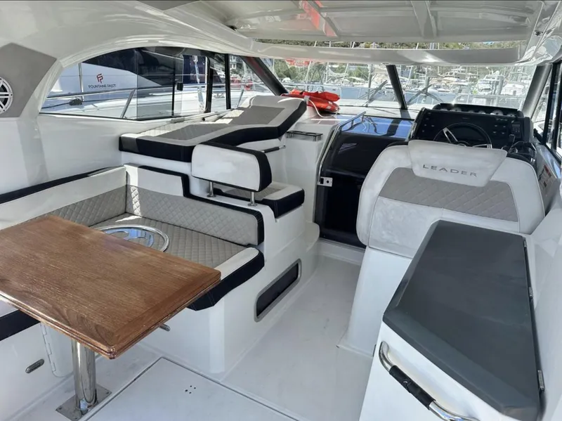 Slide: The Image of Jeanneau Leader 2018 - 8