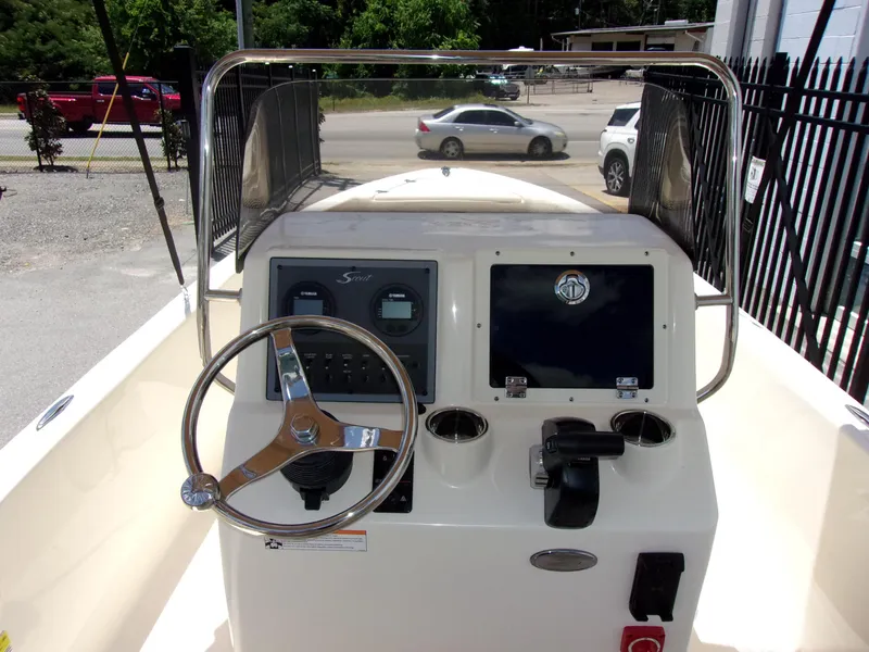 Slide: The Image of Scout 175 Sportfish 2024 - 3