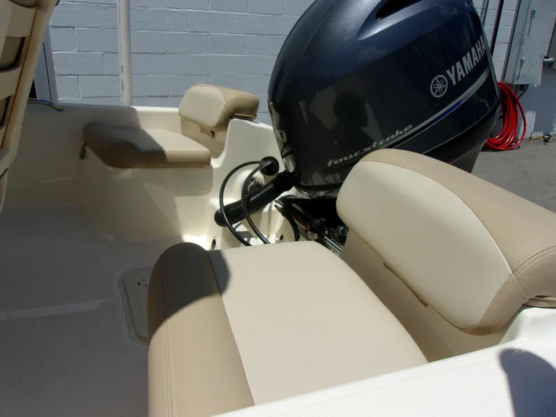 Slide: The Image of Scout 175 Sportfish 2024 - 5